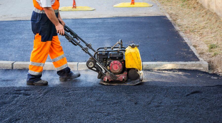 Professional gutter cleaning in Bolton, MS